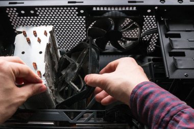 uzman donanım temizleme için kişisel bilgisayar demonte