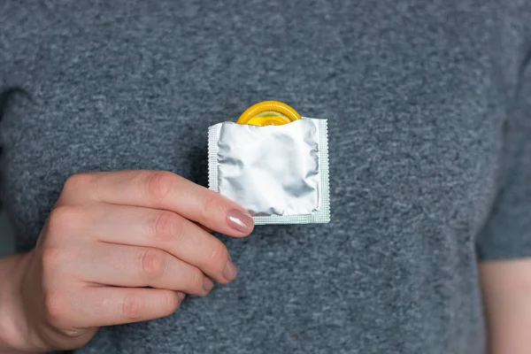 Young Woman Holding Yellow Condom Concept Contraception — Stock Photo, Image