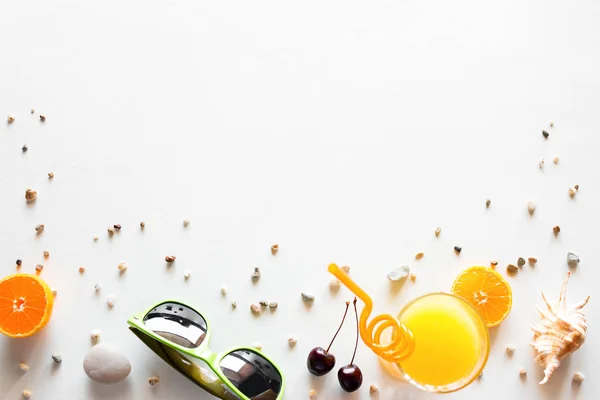 果物、眼鏡、貝殻 - ビーチホリデー用アクセサリー — ストック写真