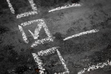 Siyah arkaplan denetim listesinde oy kullanmak için üç seçenek