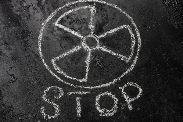 Символ Ядерної Зброї Випромінювання Чорному Тлі Зупинка Напису Концепція Відмова — стокове фото