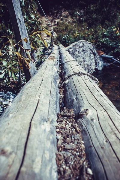 Old Wooden Tourist Bridge Made Woods Ropes Mountain River — Stock Photo, Image