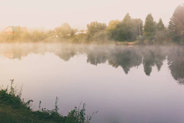 Mañana Brumosa Río Árboles Lago Misterioso Estanque Pesca — Foto de Stock