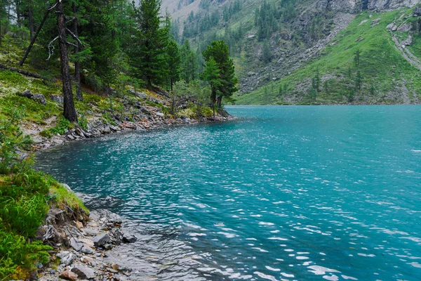 Rive Rocheuse Lac Bleu Surf Mer Turquoise Les Vagues Arrivent — Photo