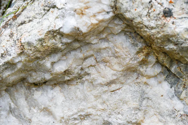 山の岩肌の構造や背景としての石の質感 — ストック写真