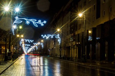 Şafak Avenue. İyi geceler. Noel.