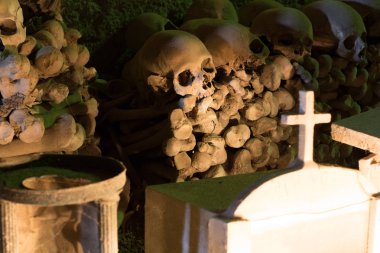 Kafatasları Fontanel mezarlığı, tarihi merkezi, Naples, İtalya