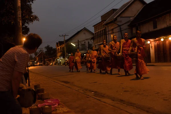 Feeding Monks Ritual Called Tak Bat Luang Prabang Laos — Stock Photo, Image