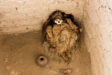 Kemikleri açık İnka mezarlığı Nazca bölgesinde, Peru