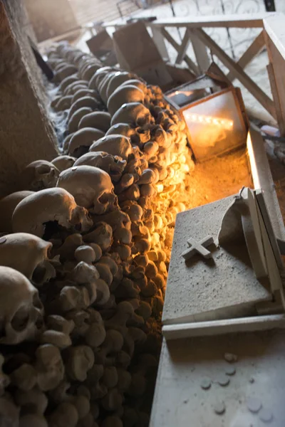 Skull Bones Ancient Ossuary Naples — Stock Photo, Image