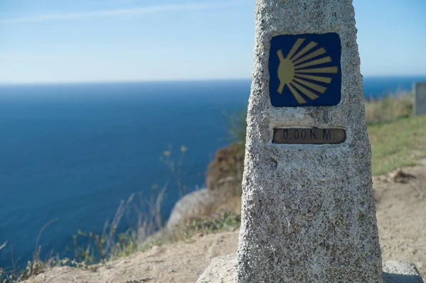 Finisterre Compostela Santiago için yolun sonundaki içinde 0 km