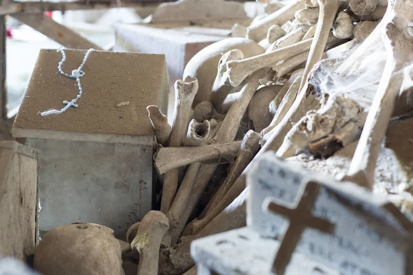  Fontanel mezarlığı, Napoli, İtalya