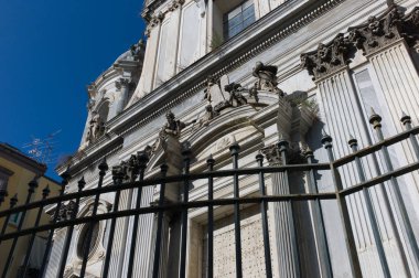 Dikilitaş Yeni İsa kare