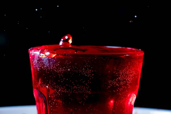 붉은 액체 한 방울 — 스톡 사진