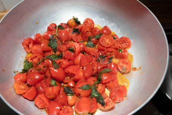 Свіжий томатний соус — стокове фото