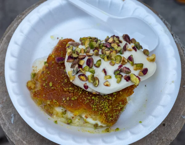 Арабский десерт Кунафа — стоковое фото