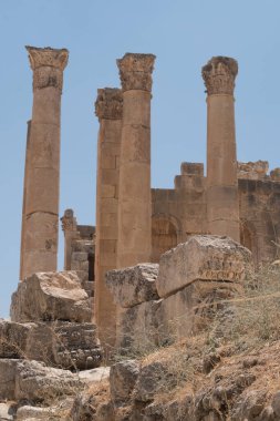 Jerash (Gerasa), antik Roma başkenti ve Ürdün 'ün Jerash Valiliği' nin en büyük kenti.,