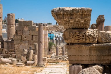 Jerash (Gerasa), antik Roma başkenti ve Ürdün 'ün Jerash Valiliği' nin en büyük kenti.,