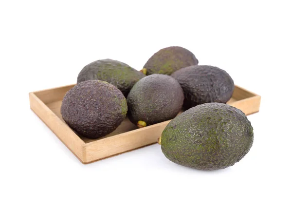 Avocado Maturi Interi Scatola Legno Sfondo Bianco — Foto Stock