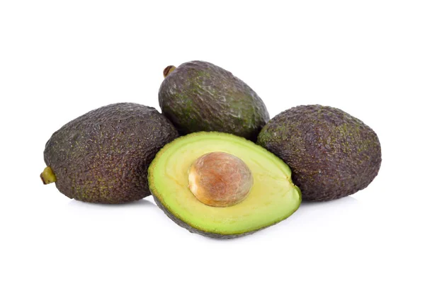 Avocado Maturi Interi Mezzo Tagliati Sfondo Bianco — Foto Stock