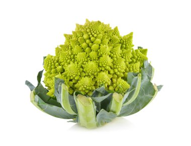 taze romanesco brokoli veya beyaz arka plan üzerinde karnabahar