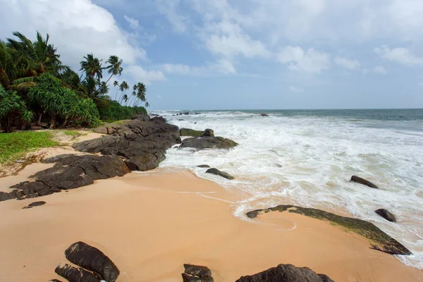 Ongerepte tropisch strand — Stockfoto