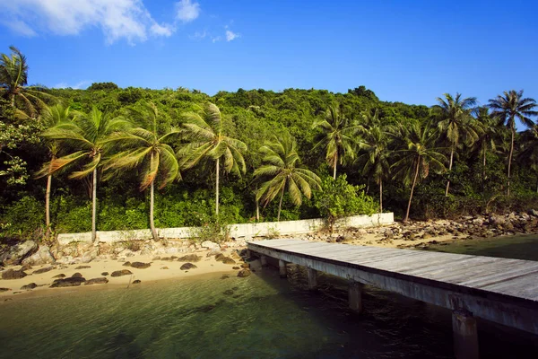 ahşap iskele üzerinde görüntüleyin. Tayland
