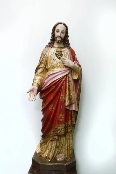 Rzeźba Przedstawiająca Najświętszego Serca Jezusa Chrystusa Katolicki Symbol — Zdjęcie stockowe