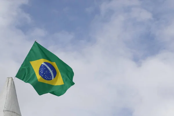 Bandera Brasil Colgando Siendo Sacudida Por Viento — Foto de Stock