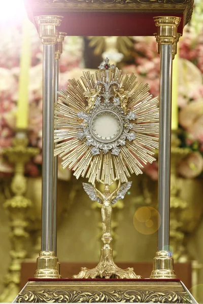 Ostensorio Para Culto Una Ceremonia Iglesia Católica —  Fotos de Stock