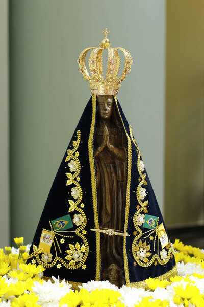 Статуя образа Богоматери Апарециды, Матери Божьей в католической религии, покровительницы Бразилии