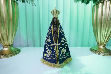 Aparecida Anıtı, Katolik dininde Tanrı 'nın annesi, Brezilya' nın hamisi.