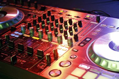 Denetleyicisi ve aksesuarları Dj Ekipmanları, elektronik gece parti