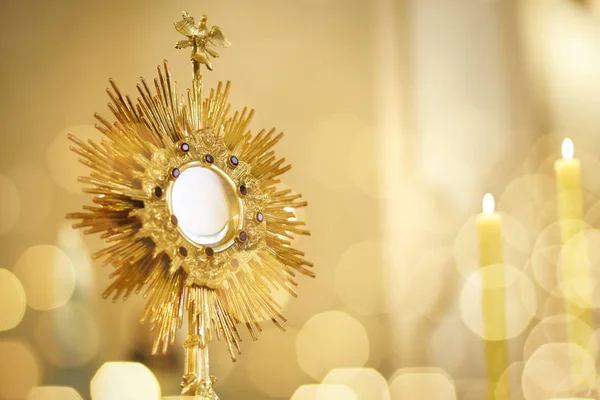 Ostensorial adoration in the catholic church — Stock Photo, Image