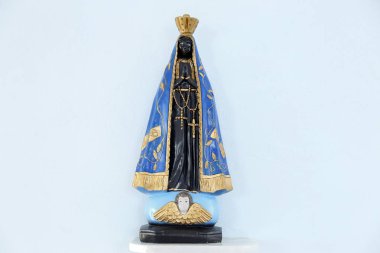 Aparecida Hanım'ın resminin heykeli