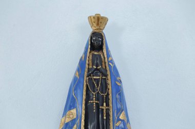 Aparecida Hanım'ın resminin heykeli