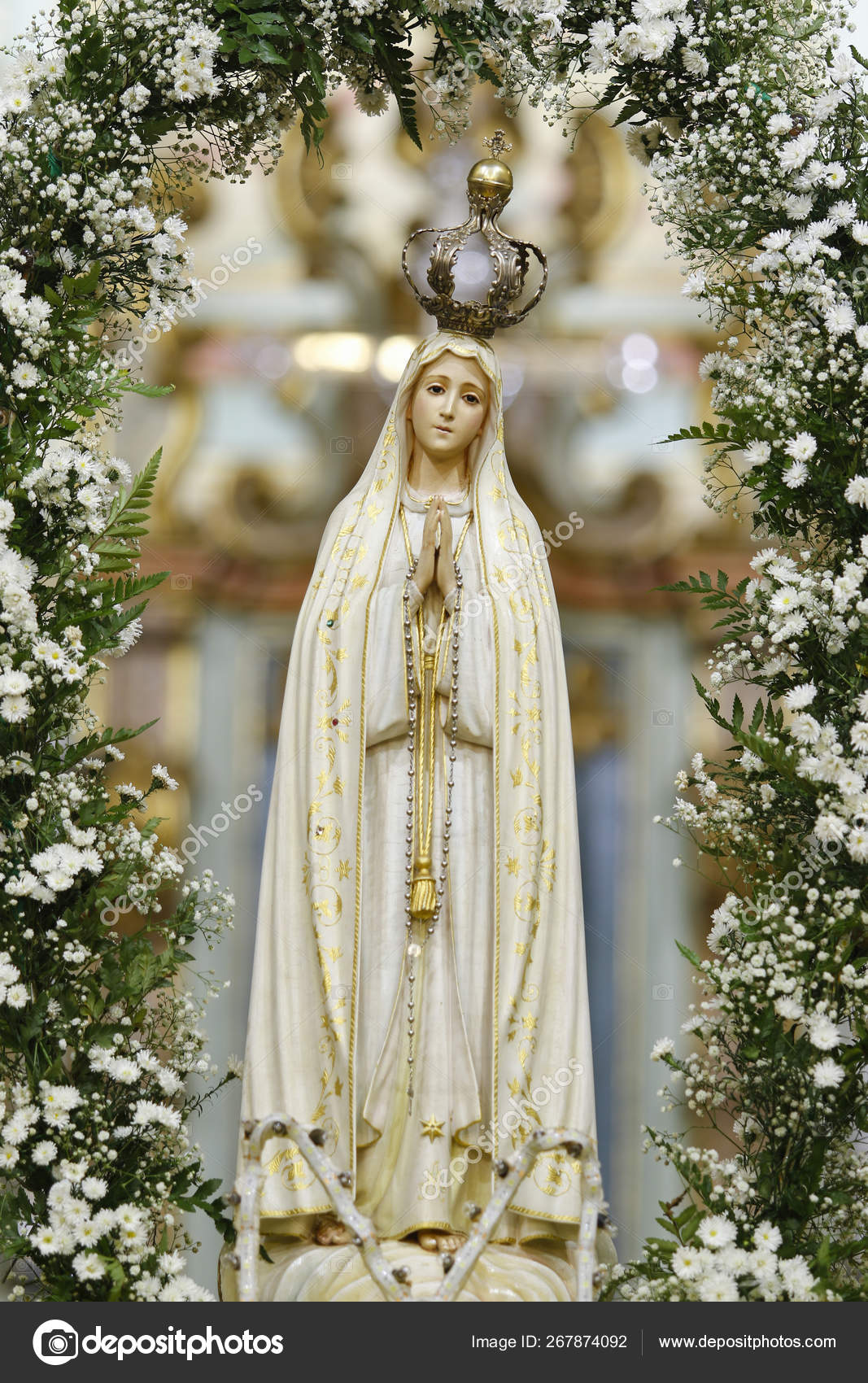 Statue of the image of Our Lady of Fatima Stock Photo by ...