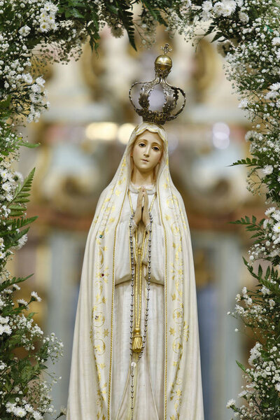 Statue of the image of Our Lady of Fatima