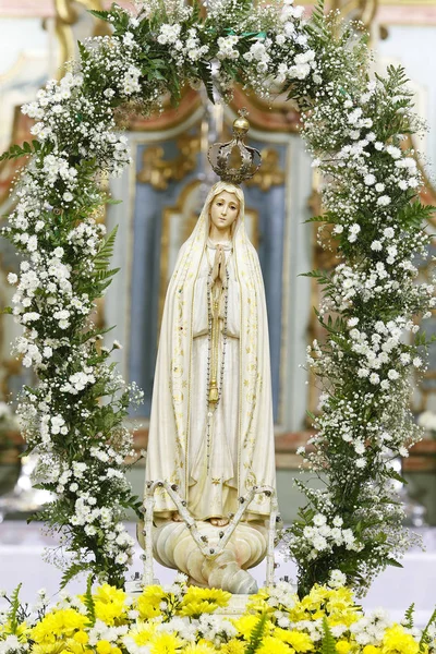 Pomnik wizerunku Matki Bożej Fatimskiej — Zdjęcie stockowe