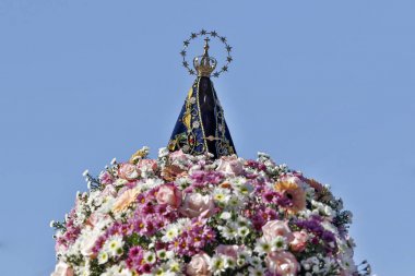 Aparecida Hanım'ın resminin heykeli