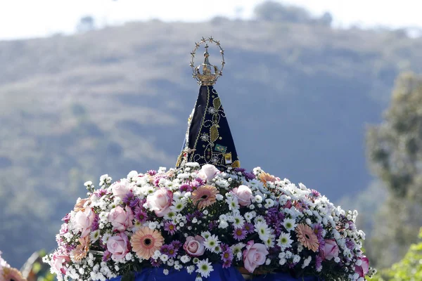 Aparecida Hanım'ın resminin heykeli