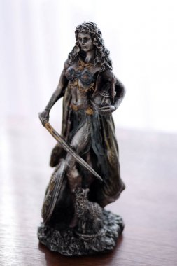İskandinav tanrıçası Freya Heykeli - aşkın tanrısı