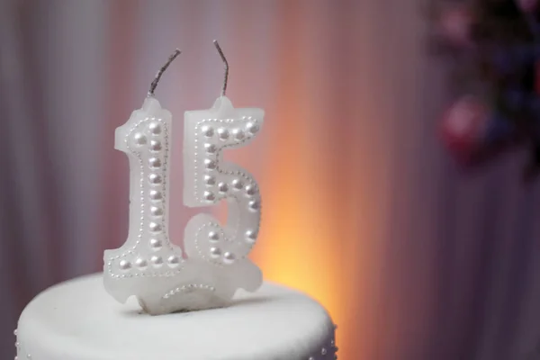 Party-Kuchen, 15 Jahre Geburtstagstorte, fünfzehn Jahre alt — Stockfoto
