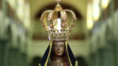 Aparecida Anıtı, Katolik dininde Tanrı 'nın annesi, Brezilya' nın hamisi.