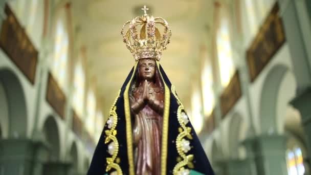 Aparecida Anıtı, Katolik dininde Tanrı 'nın annesi, Brezilya' nın hamisi.