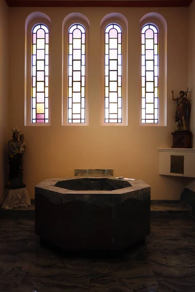 Font in catholic church - sink — Stock Photo, Image