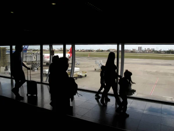 Fortaleza Ceara Brasil Julio 2018 Manipulación Pasajeros Embarcar Desembarcar Aeropuerto — Foto de Stock