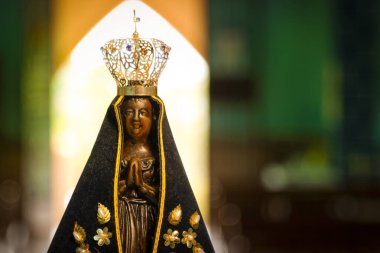 Aparecida Leydisi 'nin heykeli, Katolik dininde İsa' nın annesi, Brezilya 'nın hamisi.