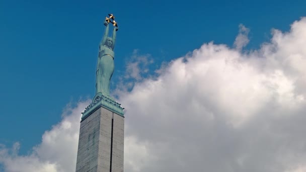 拉脱维亚自由纪念碑 — 图库视频影像