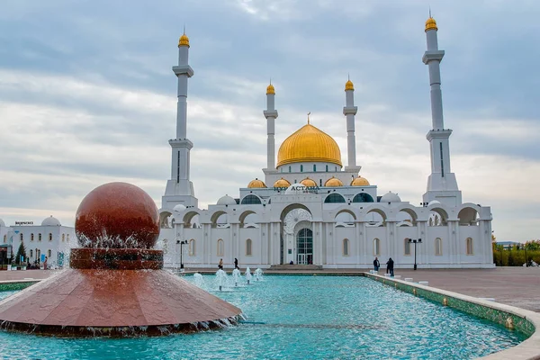 Мечеть Нур Астана Астане — стоковое фото